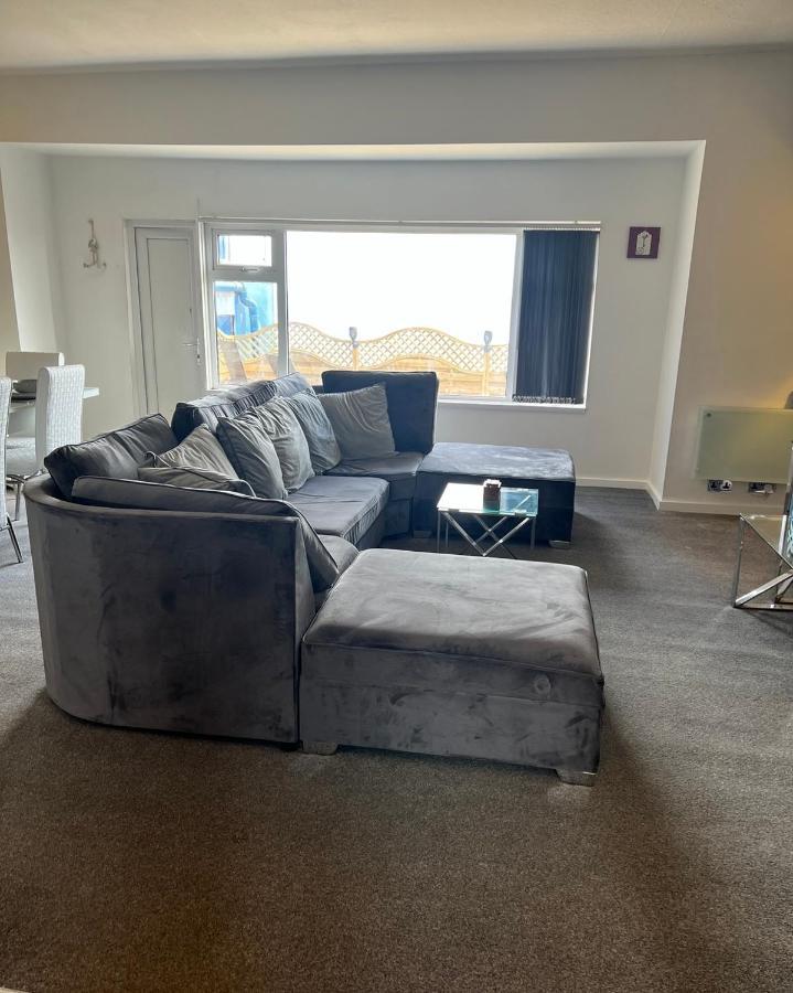 Sea View Lavish Apartment Sky Tv Whirlpool Bath Huge Balcony Newly Refurbished Bridlington Buitenkant foto