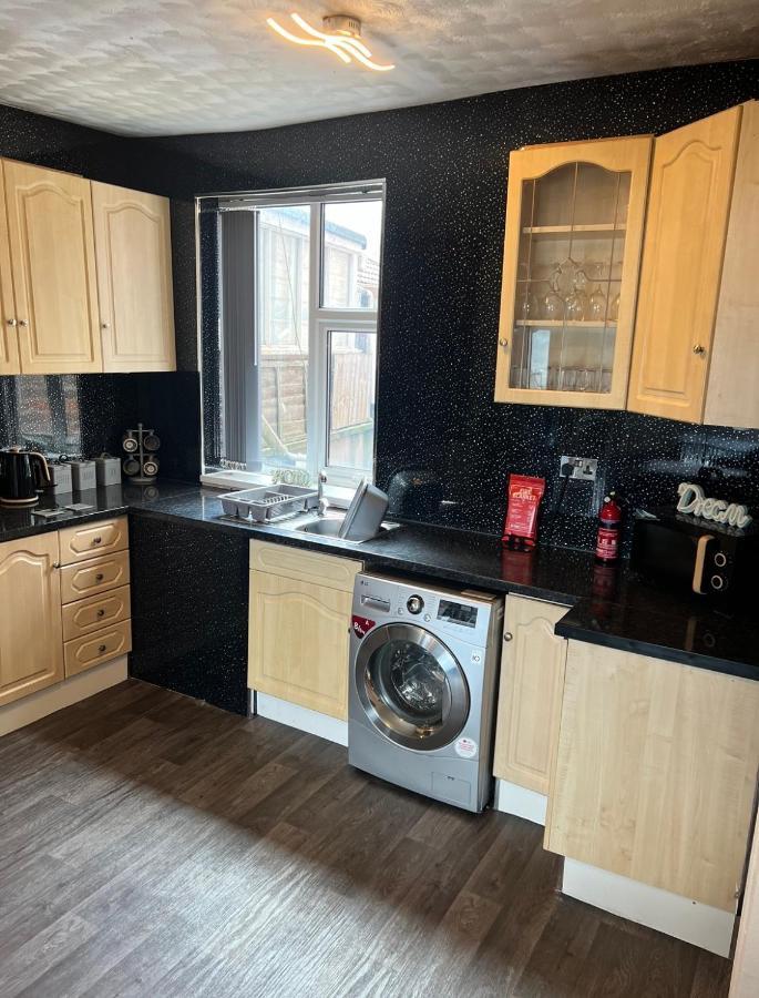 Sea View Lavish Apartment Sky Tv Whirlpool Bath Huge Balcony Newly Refurbished Bridlington Buitenkant foto