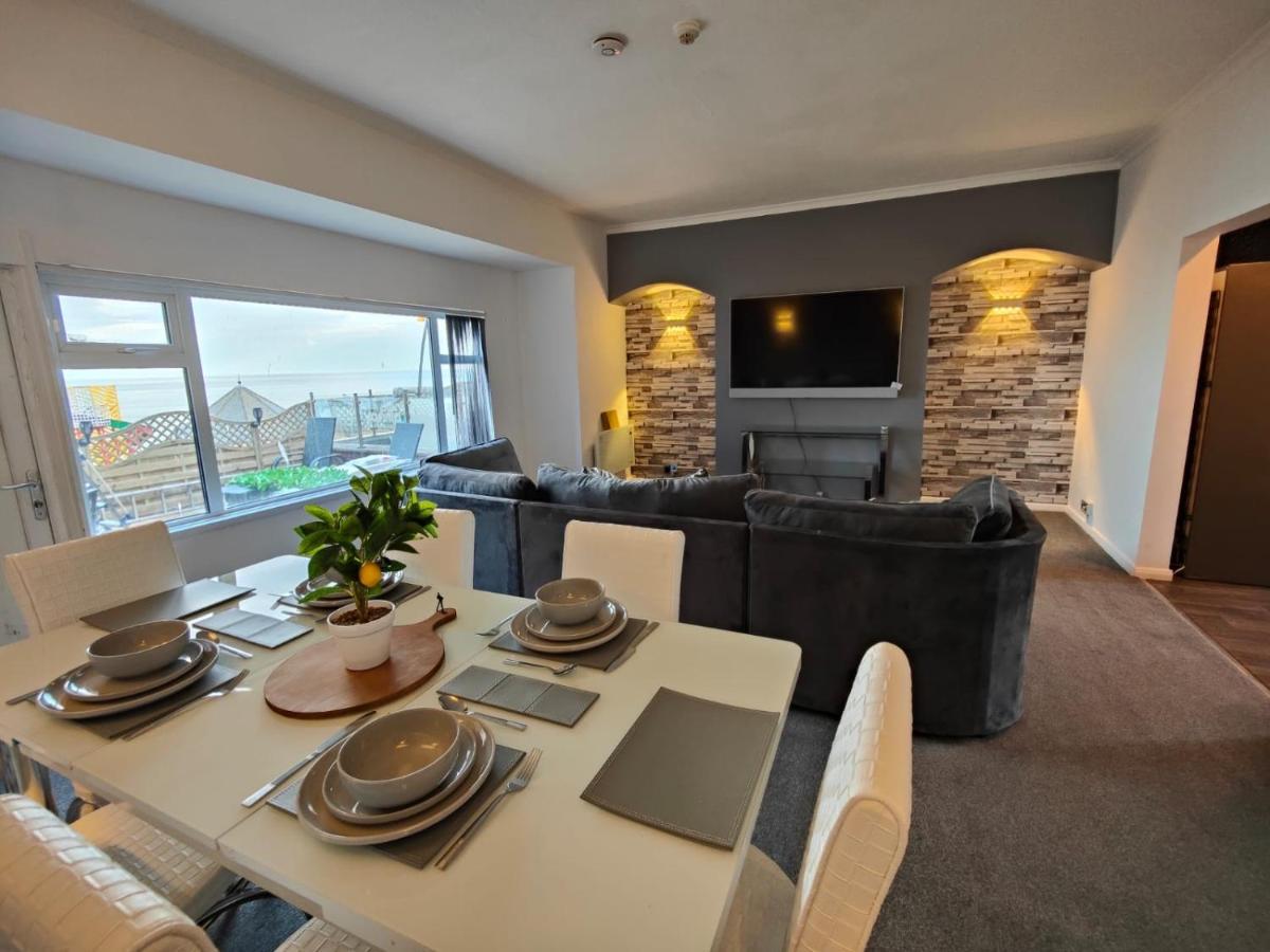 Sea View Lavish Apartment Sky Tv Whirlpool Bath Huge Balcony Newly Refurbished Bridlington Buitenkant foto