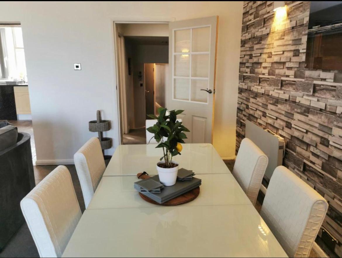 Sea View Lavish Apartment Sky Tv Whirlpool Bath Huge Balcony Newly Refurbished Bridlington Buitenkant foto
