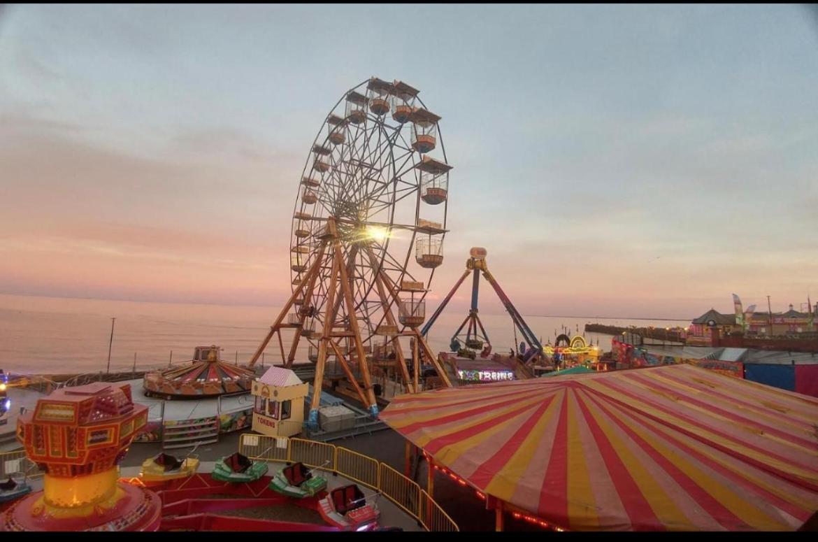 Sea View Lavish Apartment Sky Tv Whirlpool Bath Huge Balcony Newly Refurbished Bridlington Buitenkant foto